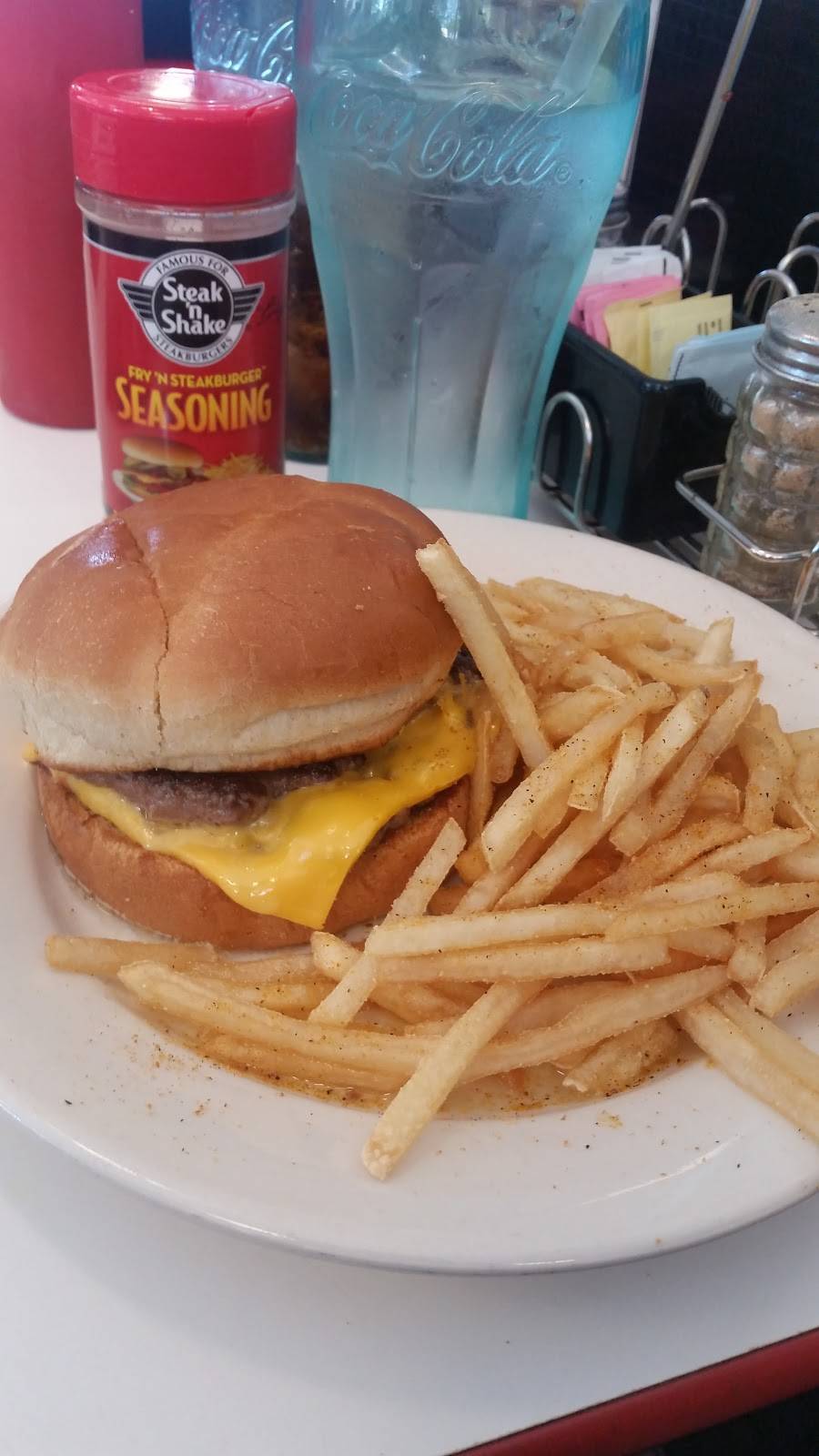 Steak n Shake | restaurant | 8115 Red Bug Lake Rd, Oviedo, FL 32765, USA | 4073665851 OR +1 407-366-5851