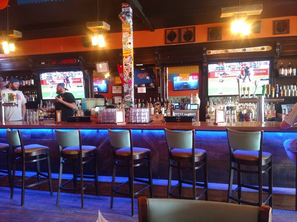 The Country Club | restaurant | 3462 N Clark St, Chicago, IL 60657, USA | 7739752010 OR +1 773-975-2010