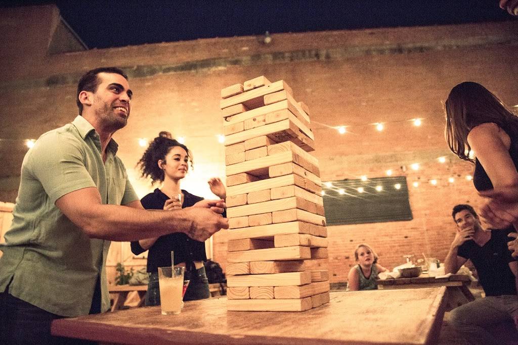 Dog Pack Hot Dogs | restaurant | 2613 Elm St, Dallas, TX 75226, USA | 4698026742 OR +1 469-802-6742