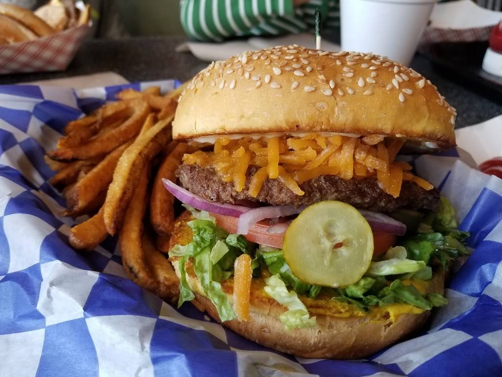 DaddiOs Burger | restaurant | 4230 Calder Ave, Beaumont, TX 77706, USA | 4098981977 OR +1 409-898-1977
