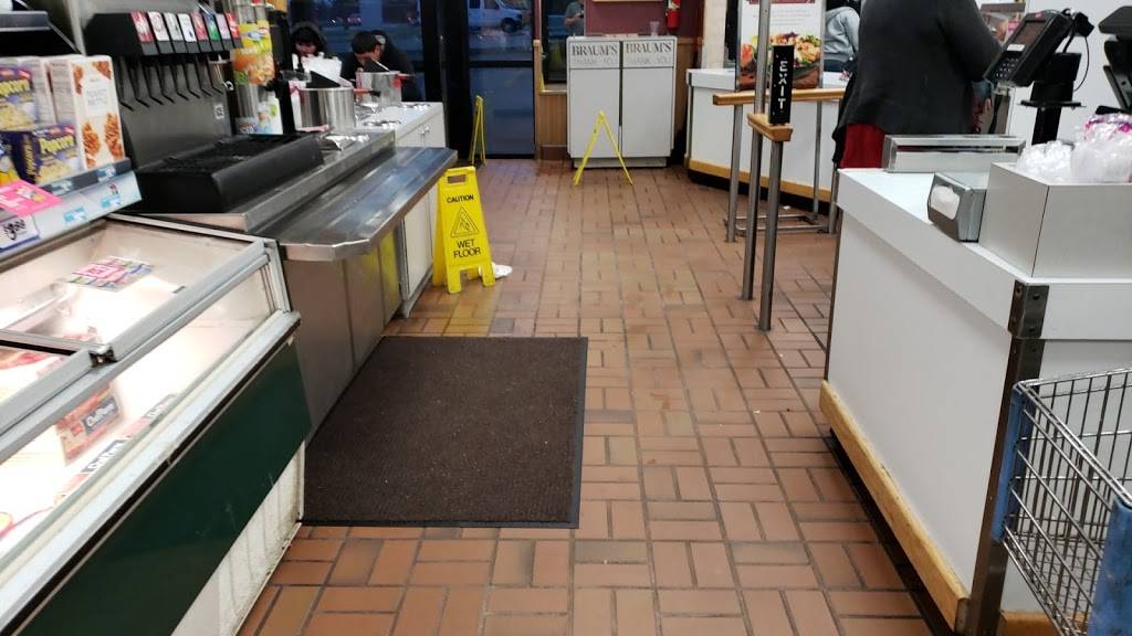 Braums Ice Cream & Burger Restaurant | restaurant | 7212 S Hulen St, Fort Worth, TX 76133, USA | 8173700540 OR +1 817-370-0540