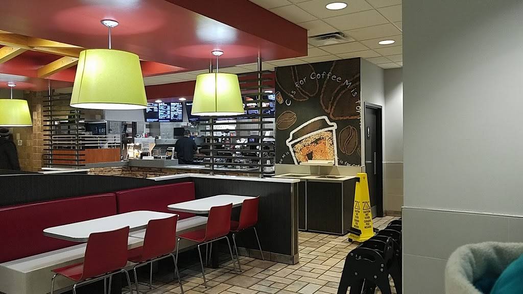 McDonalds | cafe | 4424 Denrose Ct, Fort Collins, CO 80524, USA | 9702213299 OR +1 970-221-3299