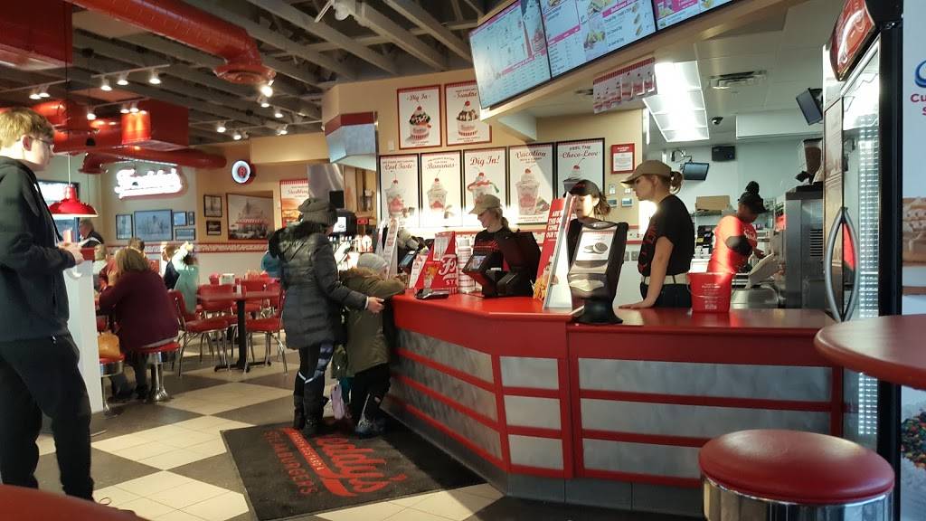 Freddys Frozen Custard & Steakburgers | restaurant | 9901 Xenia Ave N, Brooklyn Park, MN 55443, USA | 7634329860 OR +1 763-432-9860