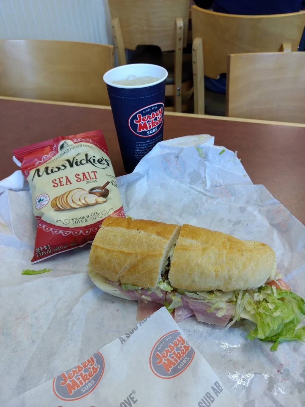 Jersey Mikes Subs | meal takeaway | 178 Biesterfield Rd, Elk Grove Village, IL 60007, USA | 8472584605 OR +1 847-258-4605