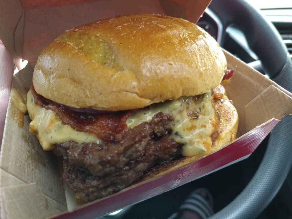 Wendys | restaurant | 191 Newport Ave, Quincy, MA 02170, USA | 6174722983 OR +1 617-472-2983