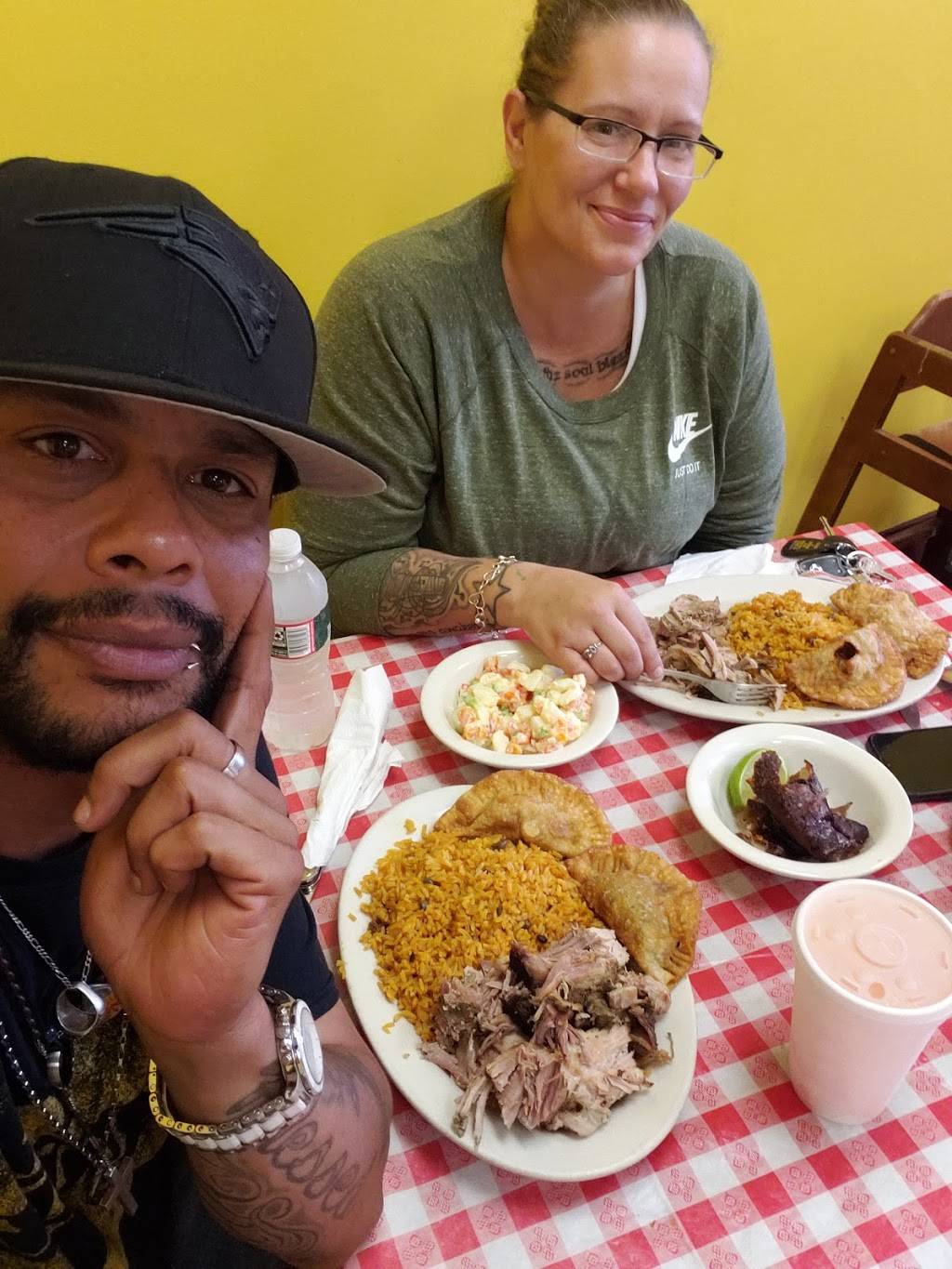 Navarrette Restaurant | restaurant | 445 Columbia Rd, Dorchester, MA 02125, USA | 6174749934 OR +1 617-474-9934