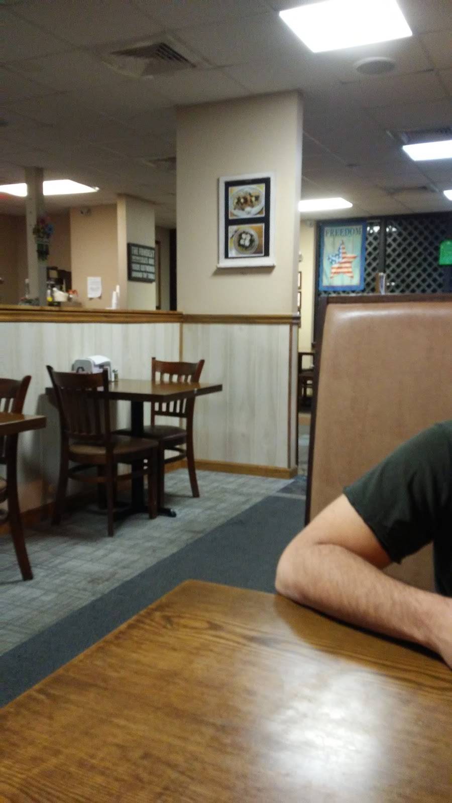 Famous Amos | restaurant | 11565 Main St N, Jacksonville, FL 32218, USA | 9045248394 OR +1 904-524-8394