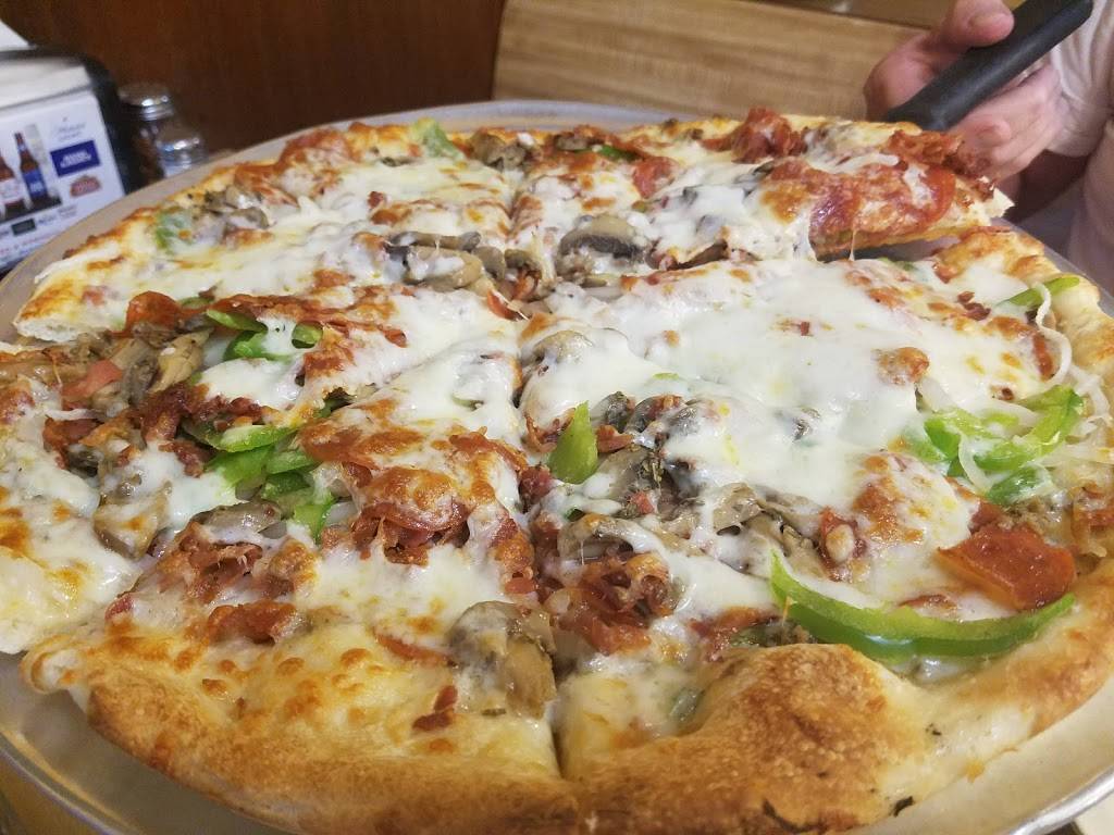 Pizza House | restaurant | 310 Poplar St, Travelers Rest, SC 29690, USA | 8648343300 OR +1 864-834-3300