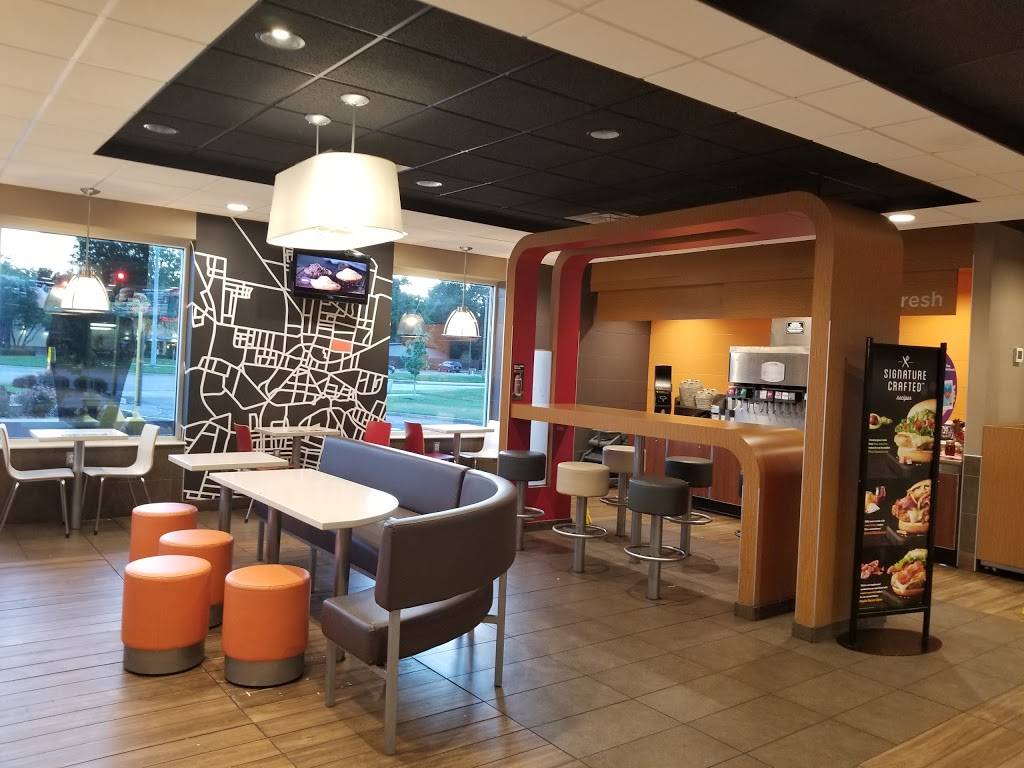 McDonalds | cafe | 4661 Red Arrow Hwy, Stevensville, MI 49127, USA | 2692817403 OR +1 269-281-7403
