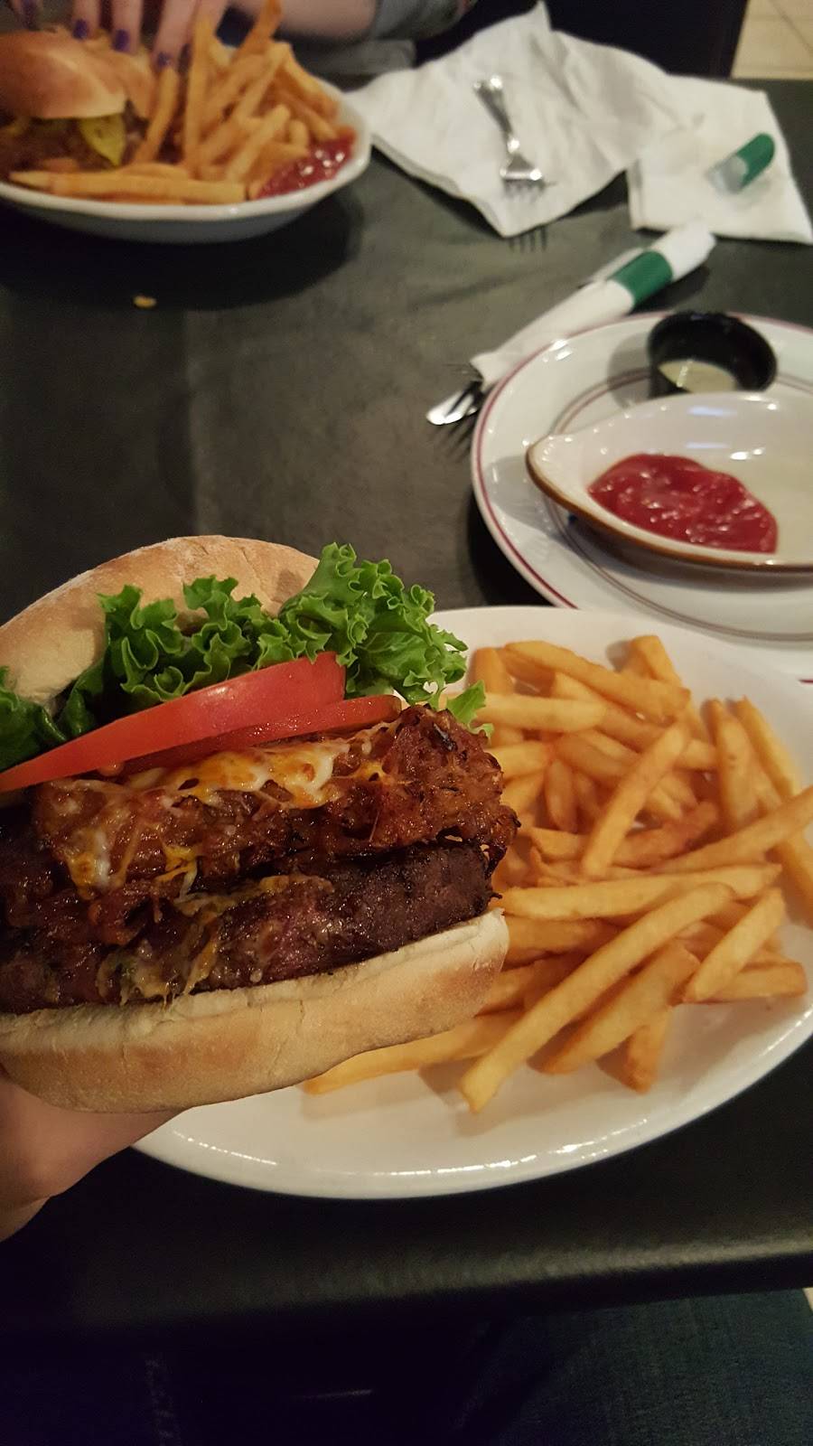 Moe Joes Family Restaurant | restaurant | 2175 Candia Rd, Manchester, NH 03104, USA | 6036680131 OR +1 603-668-0131