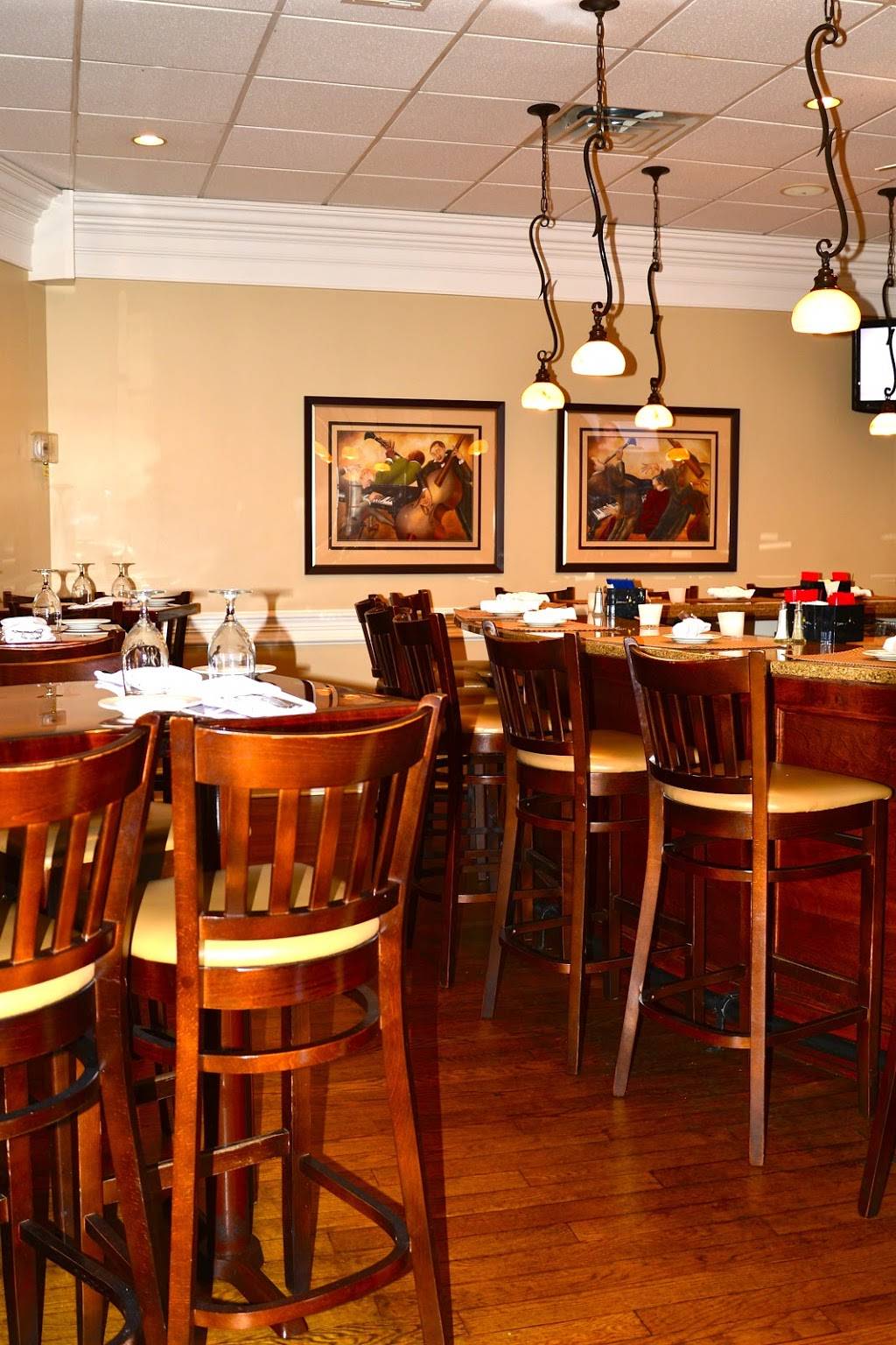Trips Restaurant | restaurant | 348 Hope St, Stamford, CT 06906, USA | 2033242600 OR +1 203-324-2600