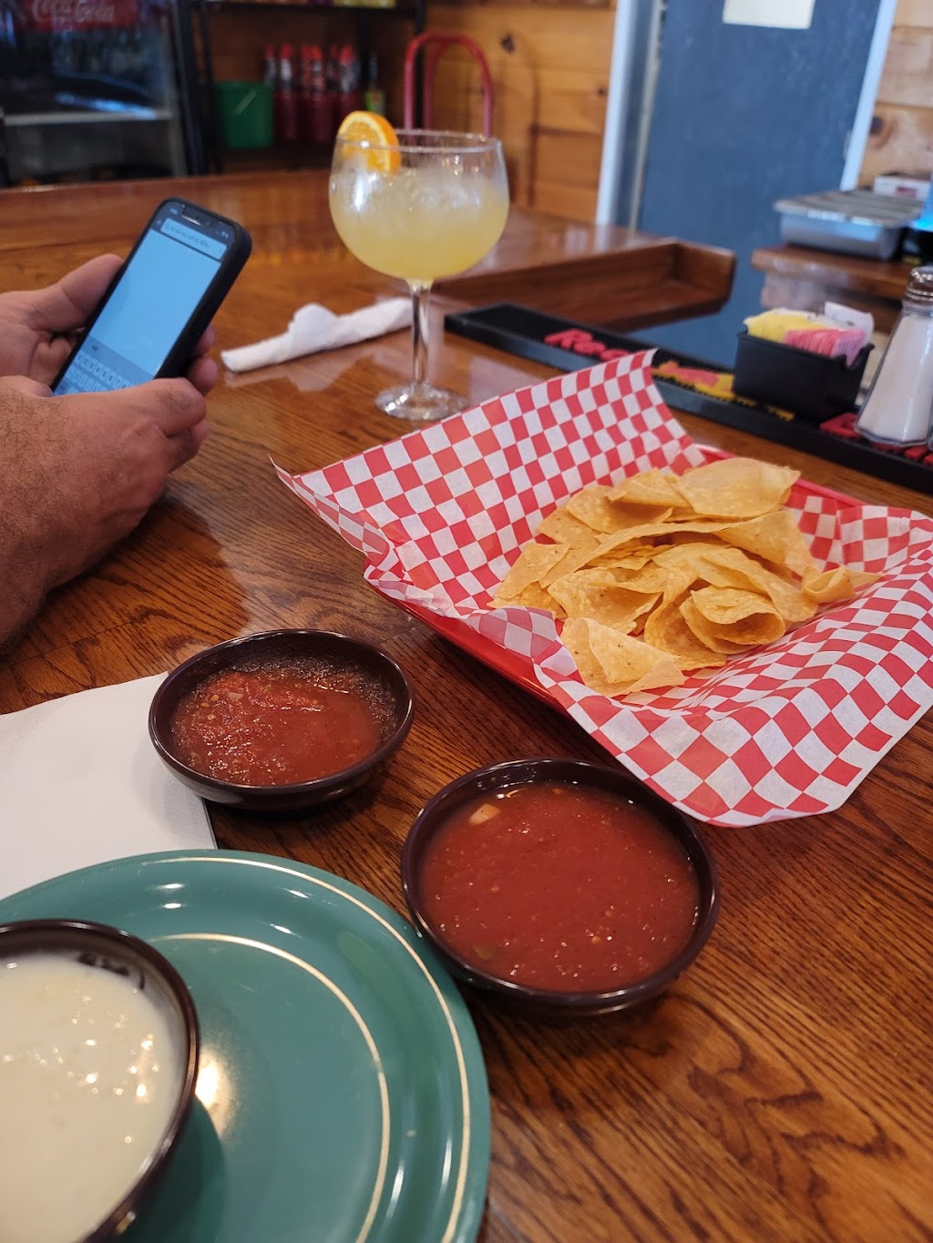 Manuel’s Cantina | restaurant | 662 State Hwy Y Suite B, Eldon, MO 65026, USA | 5732806761 OR +1 573-280-6761