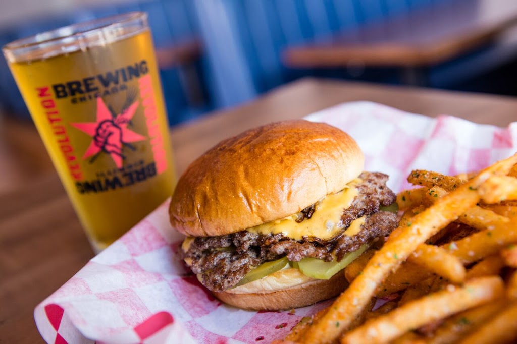 Easy Street Pizza & Patio | restaurant | 2922 W Irving Park Rd, Chicago, IL 60618, USA | 7738662010 OR +1 773-866-2010