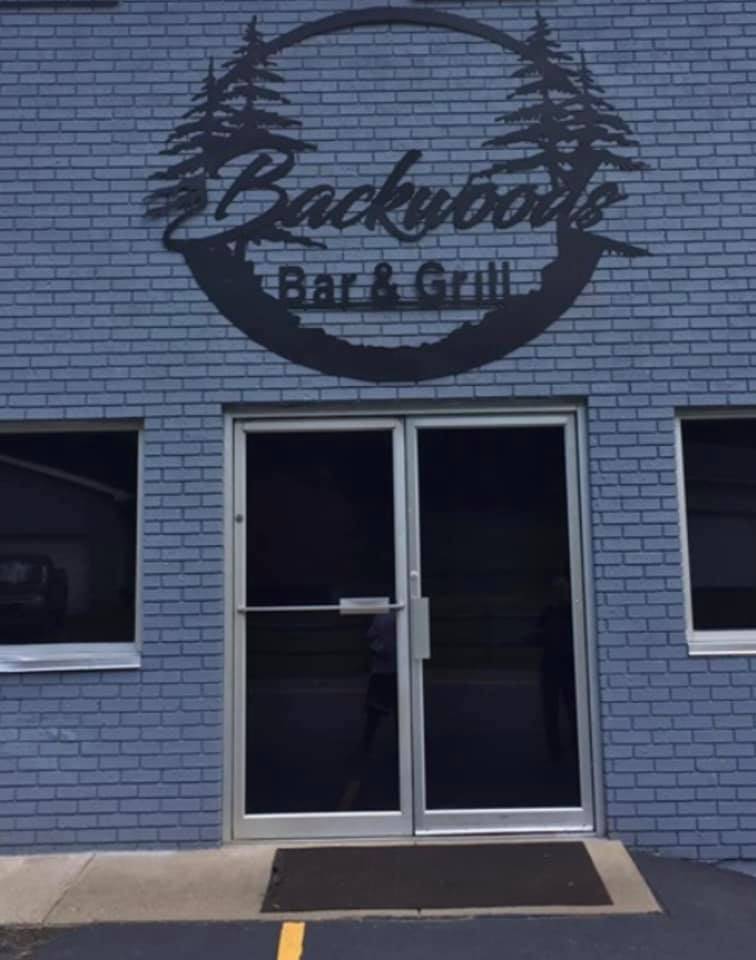 The Backwoods Bar & Grill | restaurant | 8902 Sissonville Dr, Sissonville, WV 25320, USA | 3049882298 OR +1 304-988-2298