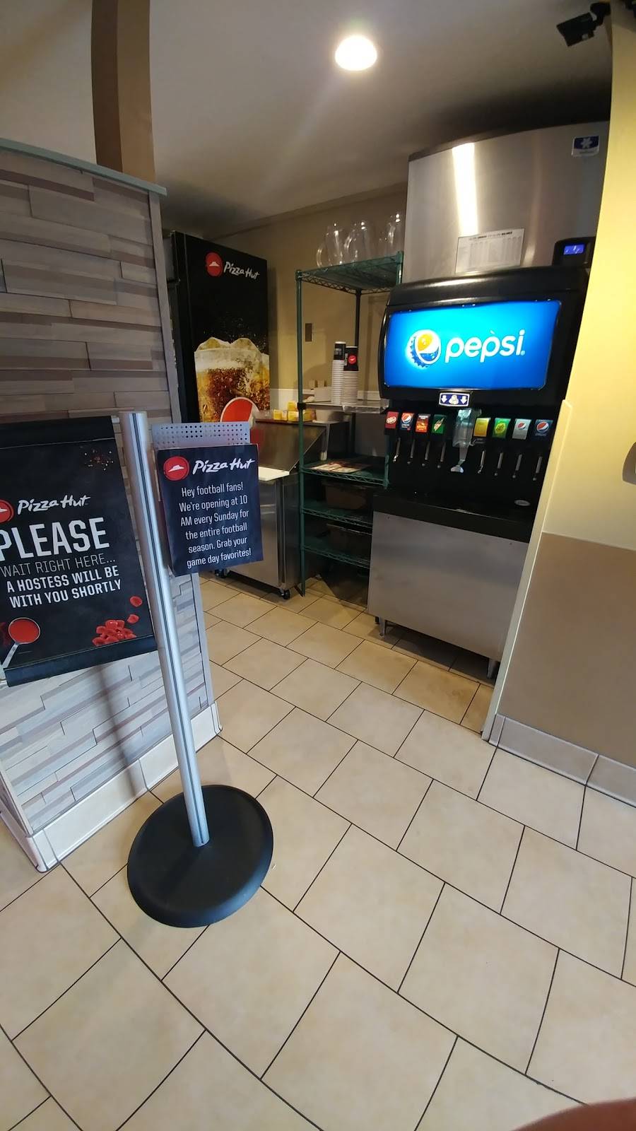 Pizza Hut | meal takeaway | 2119 6th St, Bremerton, WA 98312, USA | 3603737600 OR +1 360-373-7600