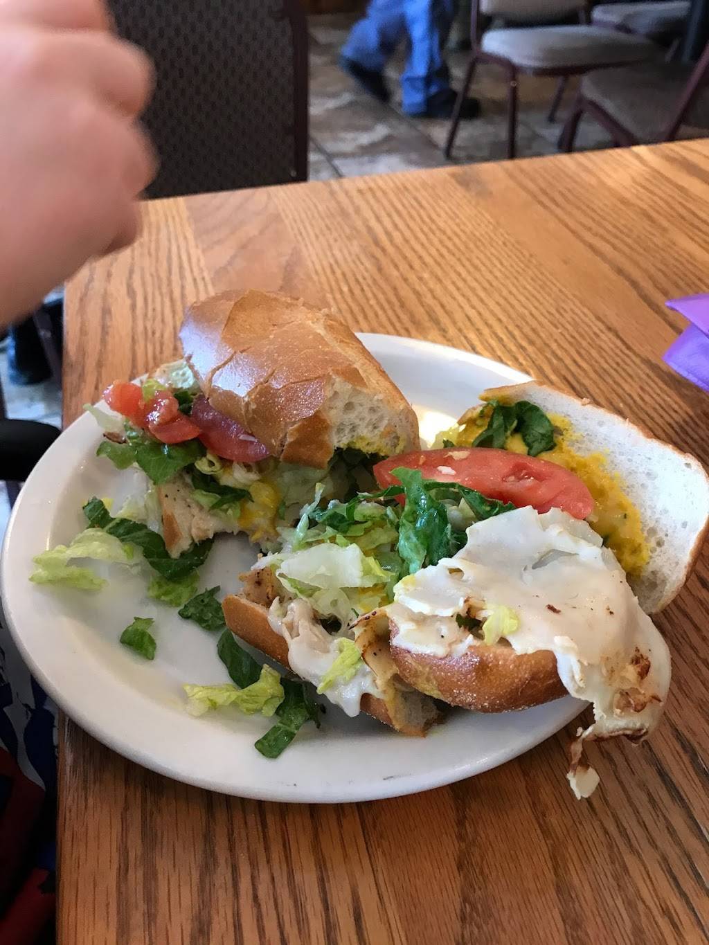 Sams Inn Restaurant | restaurant | 223 Potomac Ave, Quantico, VA 22134, USA | 7036406493 OR +1 703-640-6493