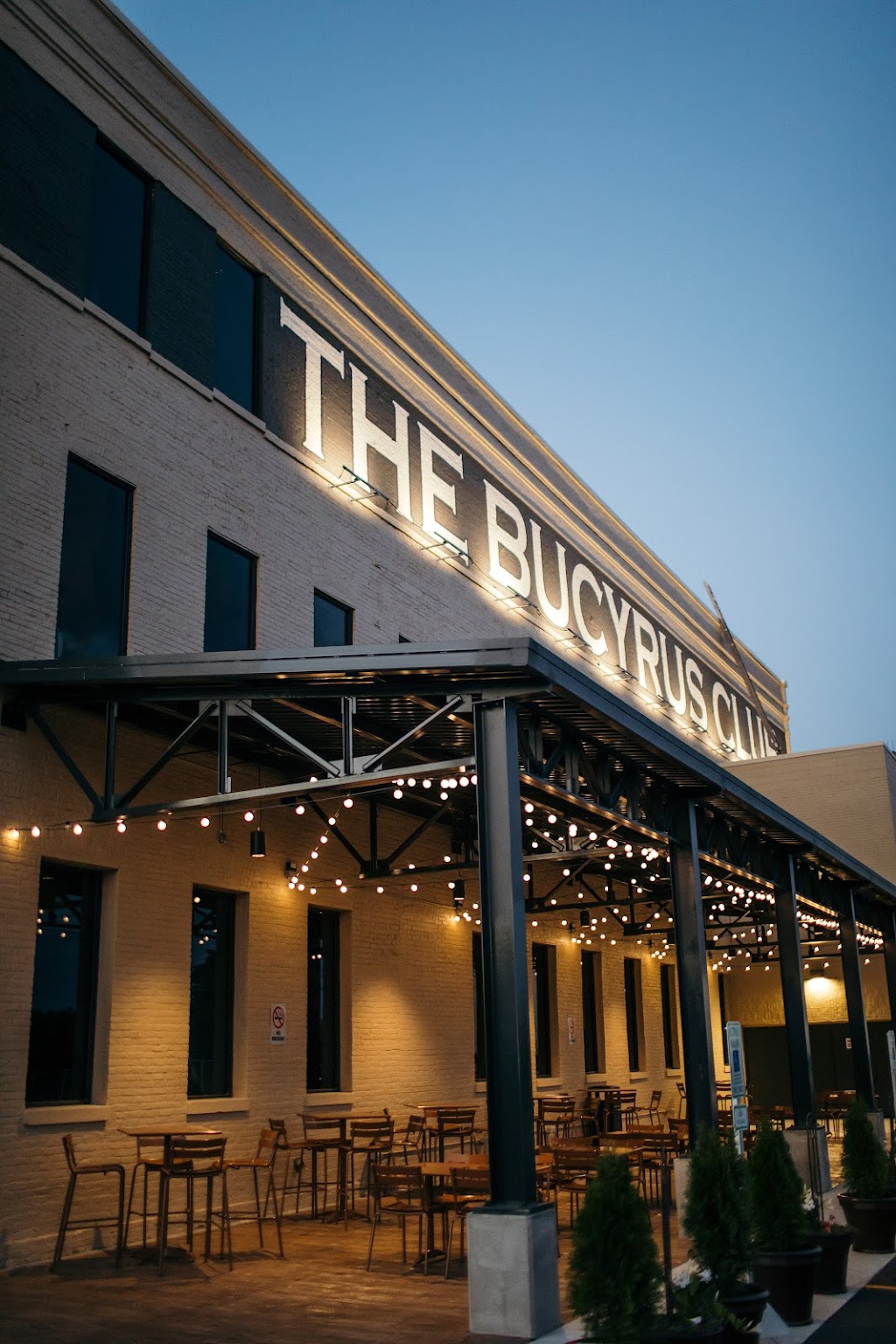 Bucyrus Club | restaurant | 1919 12th Ave, South Milwaukee, WI 53172, USA | 4142944808 OR +1 414-294-4808