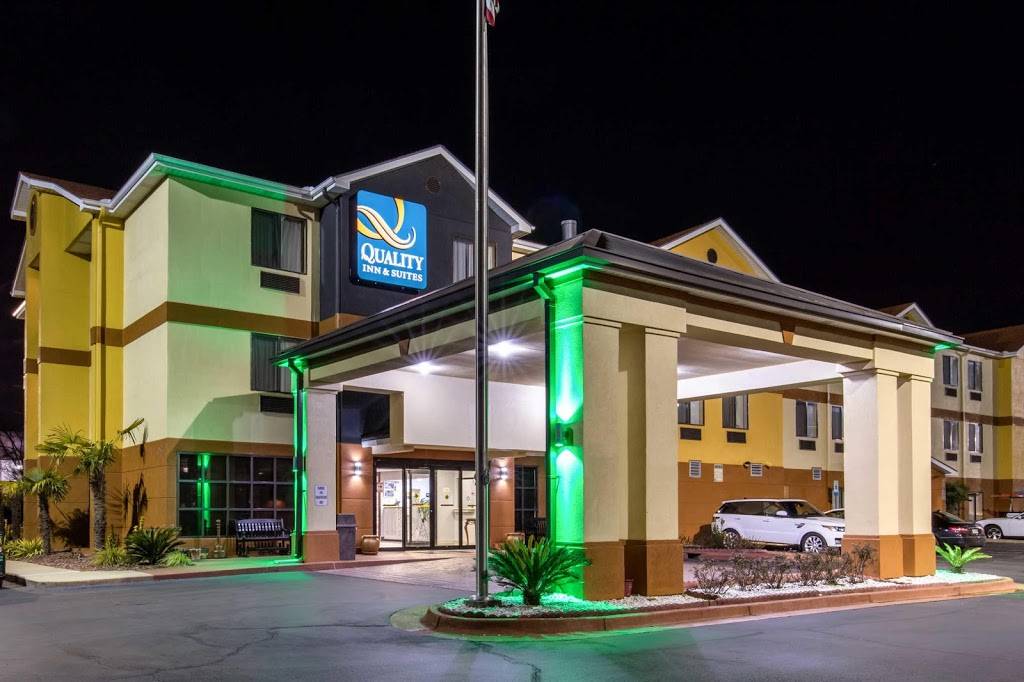 Quality Inn & Suites Montgomery East Carmichael Rd | restaurant | 5035 Carmichael Rd, Montgomery, AL 36106, USA | 3343966300 OR +1 334-396-6300