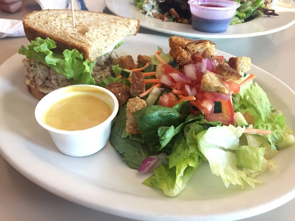 New London Cafe | cafe | 4721 E Superior St, Duluth, MN 55804, USA | 2185250777 OR +1 218-525-0777