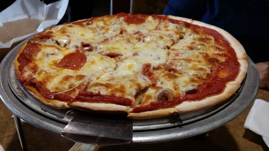 Nonnies Pizza | restaurant | 1565 75th St, Woodridge, IL 60517, USA | 6309855800 OR +1 630-985-5800