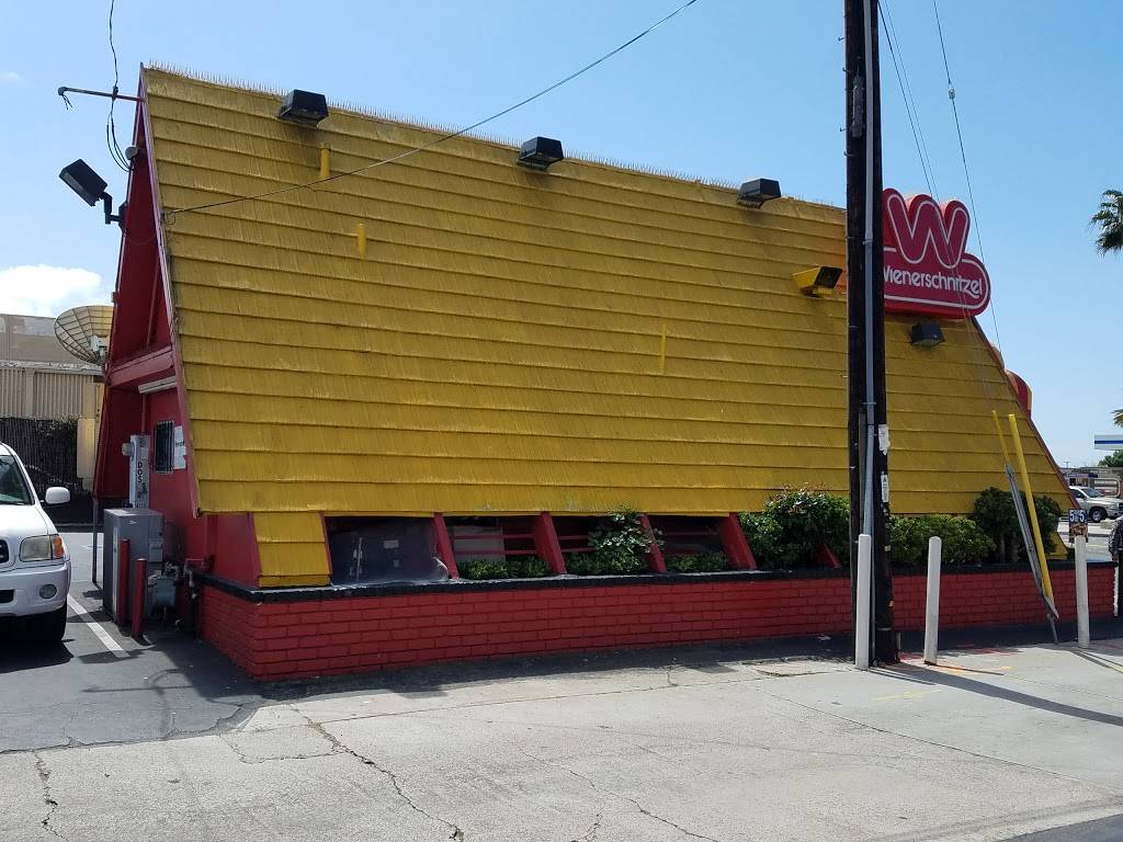 Wienerschnitzel | restaurant | 493 Broadway, Chula Vista, CA 91910, USA | 6194278406 OR +1 619-427-8406