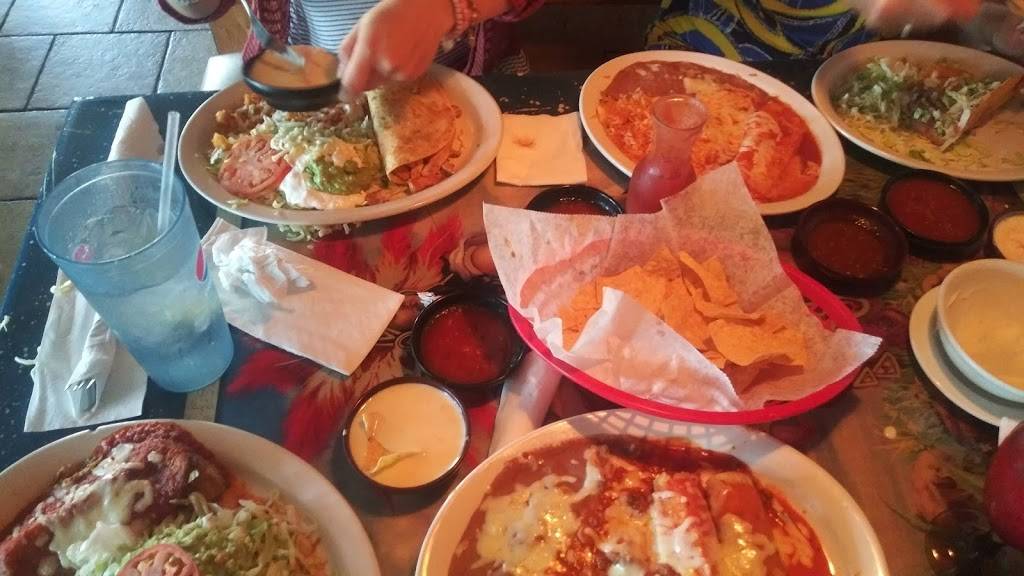 Whiskers Bar & Grill | restaurant | 944 US-54, Camdenton, MO 65020, USA | 5733466100 OR +1 573-346-6100