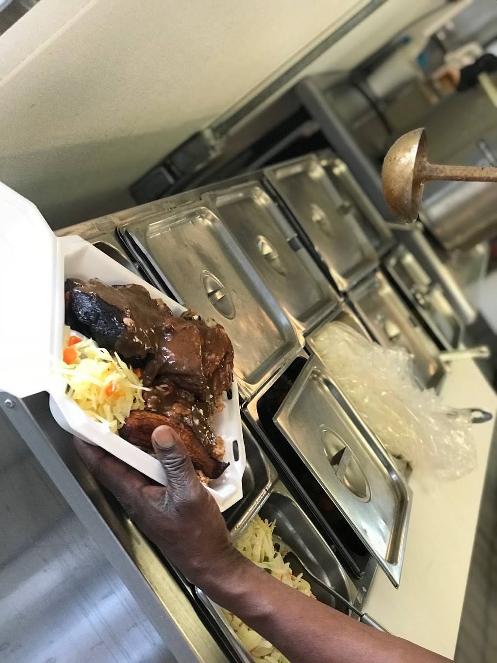 Flavors Jamaican Restaurant | restaurant | 1962 S Sycamore St, Petersburg, VA 23805, USA | 8047332507 OR +1 804-733-2507