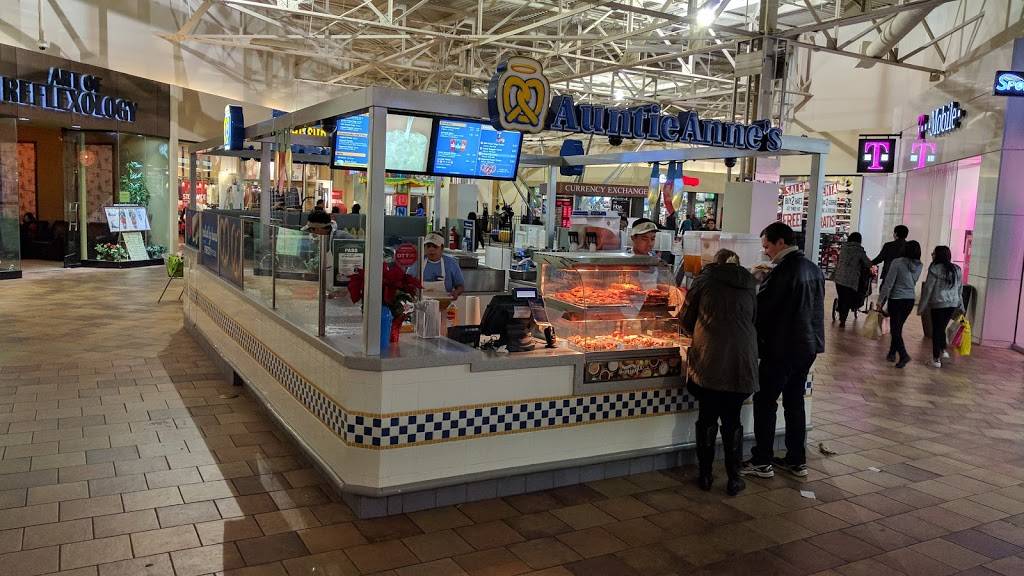Auntie Annes | cafe | Great Mall, 172 Great Mall Dr, Milpitas, CA 95035, USA | 4082626119 OR +1 408-262-6119