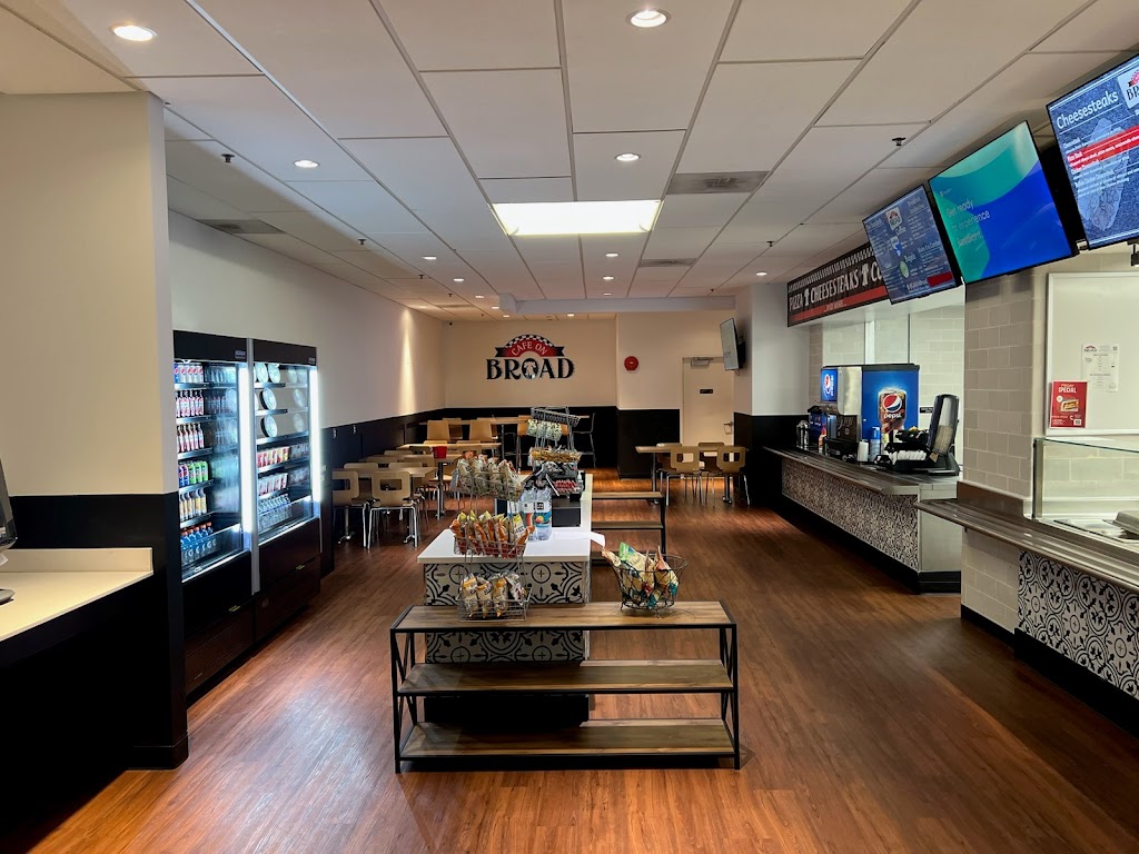 Café on Broad | restaurant | 1930 S Broad St, Philadelphia, PA 19145, USA | 6106446790 OR +1 610-644-6790