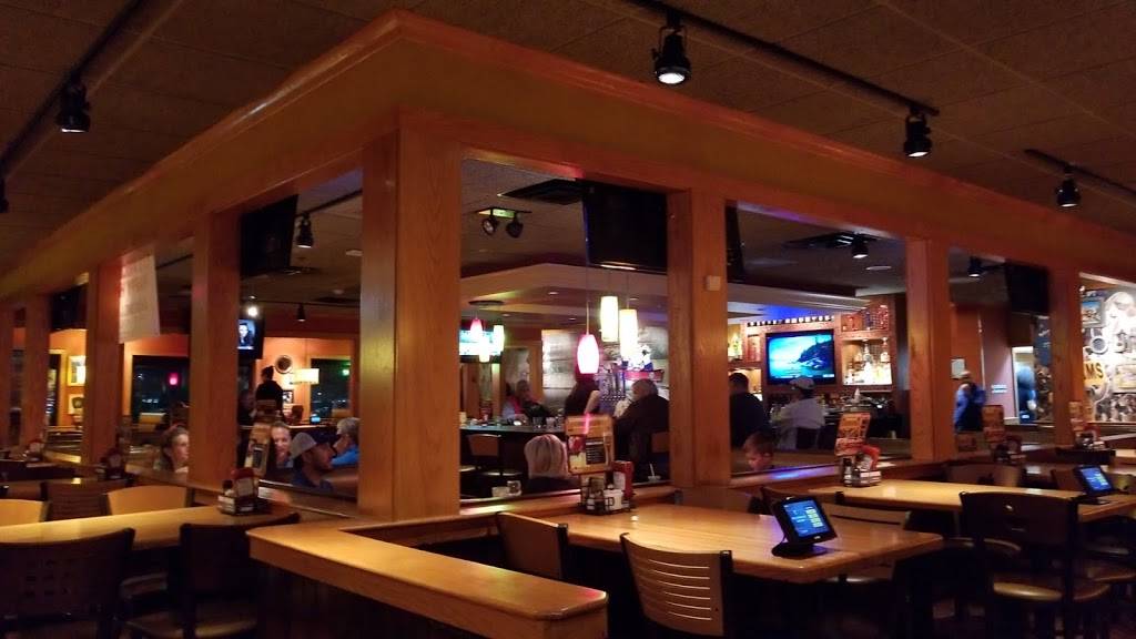 Applebees Grill + Bar | restaurant | 11900 Iron Bridge Plaza, Chester, VA 23831, USA | 8047784722 OR +1 804-778-4722