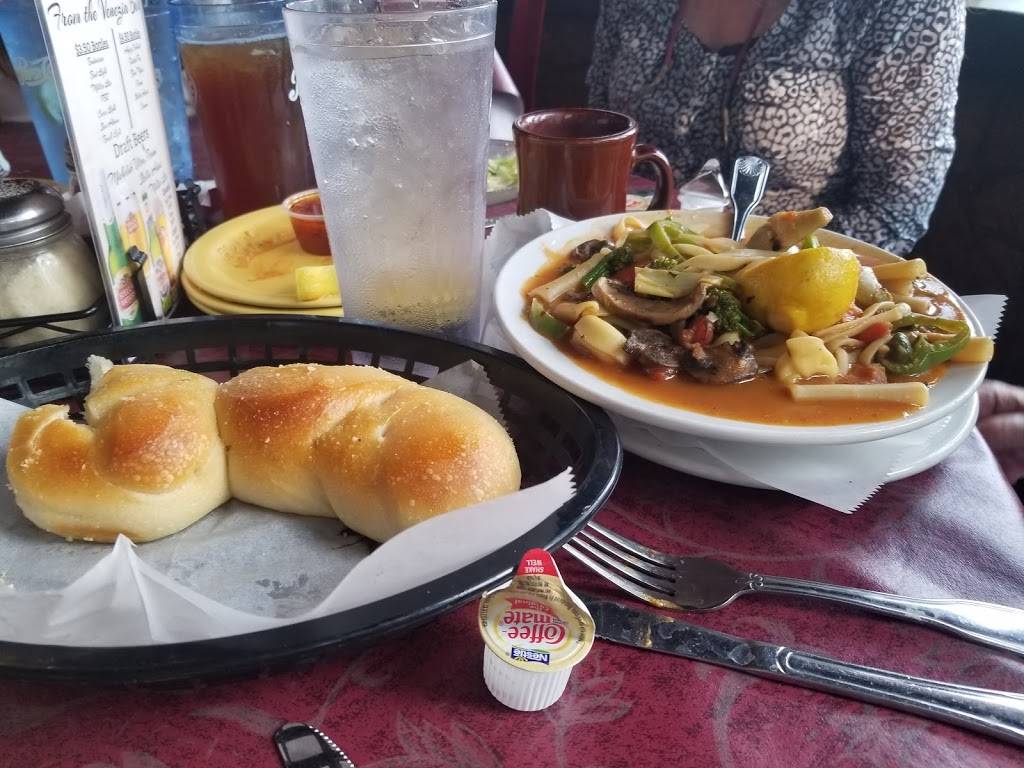 Venezia Italian Bistro Inc. | restaurant | 901 Chateau Dr, Pekin, IL 61554, USA | 3095830237 OR +1 309-583-0237