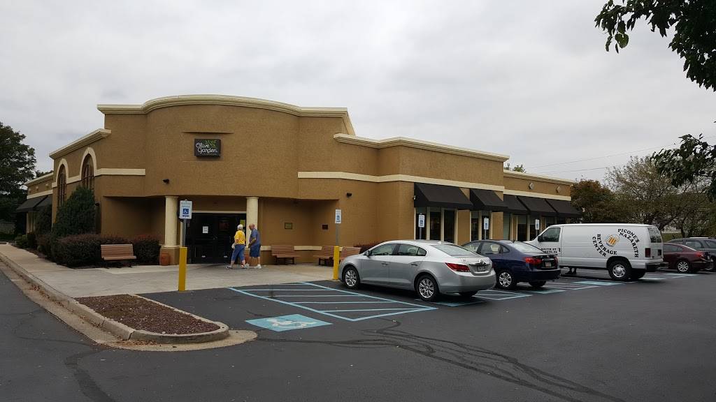 Olive Garden Italian Restaurant | meal takeaway | 50 Kunkle Dr, Easton, PA 18045, USA | 6105151722 OR +1 610-515-1722