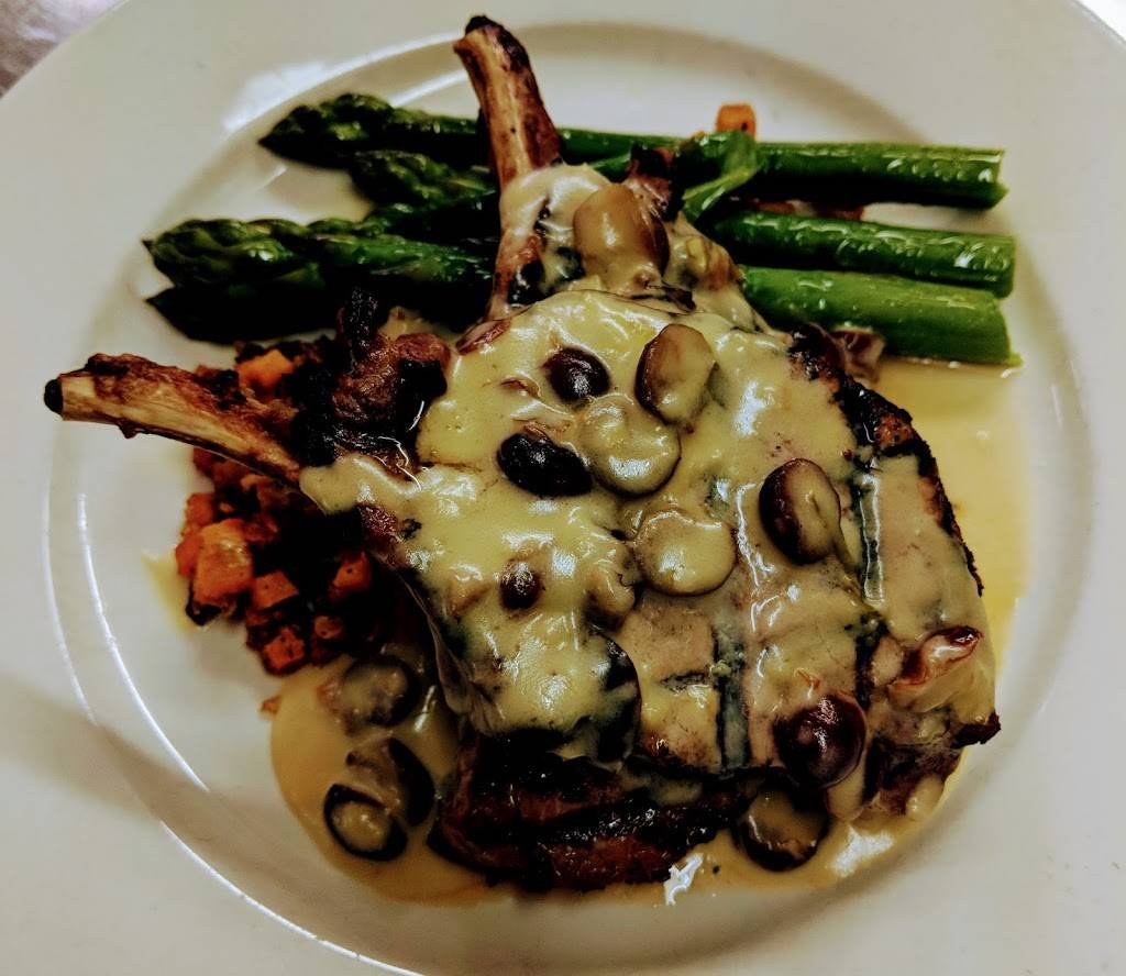 Clearbrook Golf Club & The Grill Room at Clearbrook | restaurant | 6494 Clearbrook Dr, Saugatuck, MI 49453, USA | 2698572000 OR +1 269-857-2000