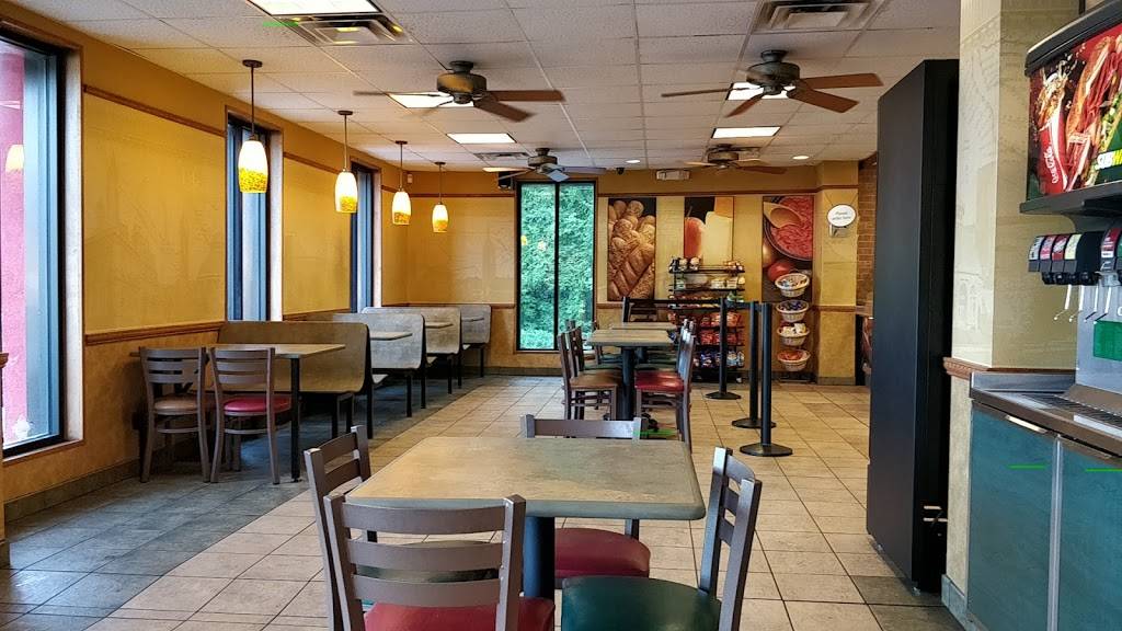 Subway | restaurant | 2972 Columbiana Rd, Vestavia Hills, AL 35216, USA | 2059780098 OR +1 205-978-0098
