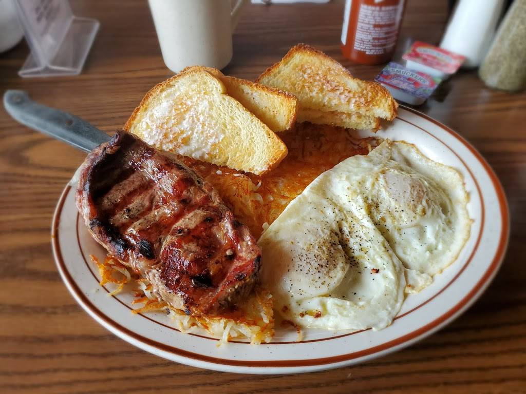 Chalet Lounge | night club | 4833 Miller Trunk Hwy, Hermantown, MN 55811, USA | 2187222457 OR +1 218-722-2457