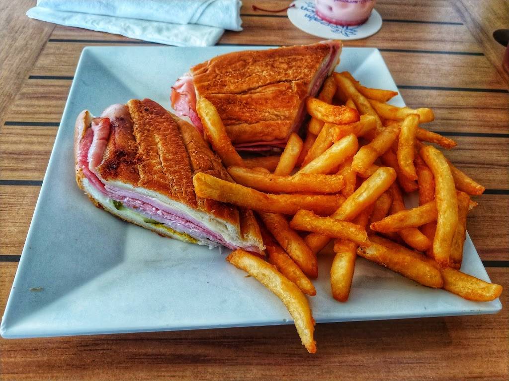 Palm Pavilion Beachside Grill & Bar | restaurant | 10 Bay Esplanade, Clearwater, FL 33767, USA | 7274462642 OR +1 727-446-2642