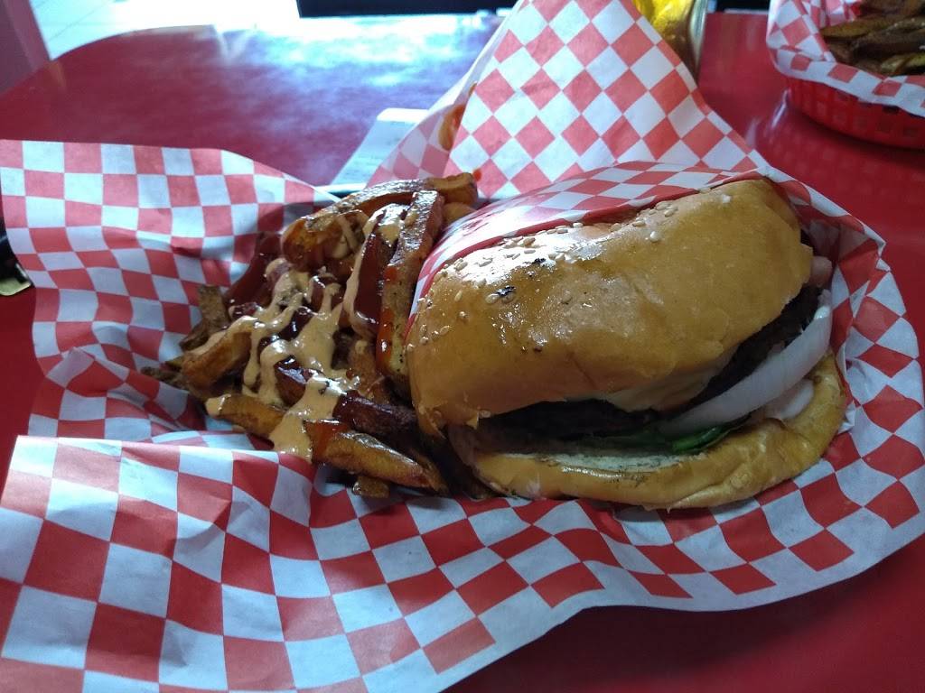 Beverly Burgers Otay Industrial | restaurant | Central Otay, Blvd. Industrial 19058, Nueva Tijuana, 22435 Tijuana, B.C., Mexico | 016646248801 OR +52 664 624 8801