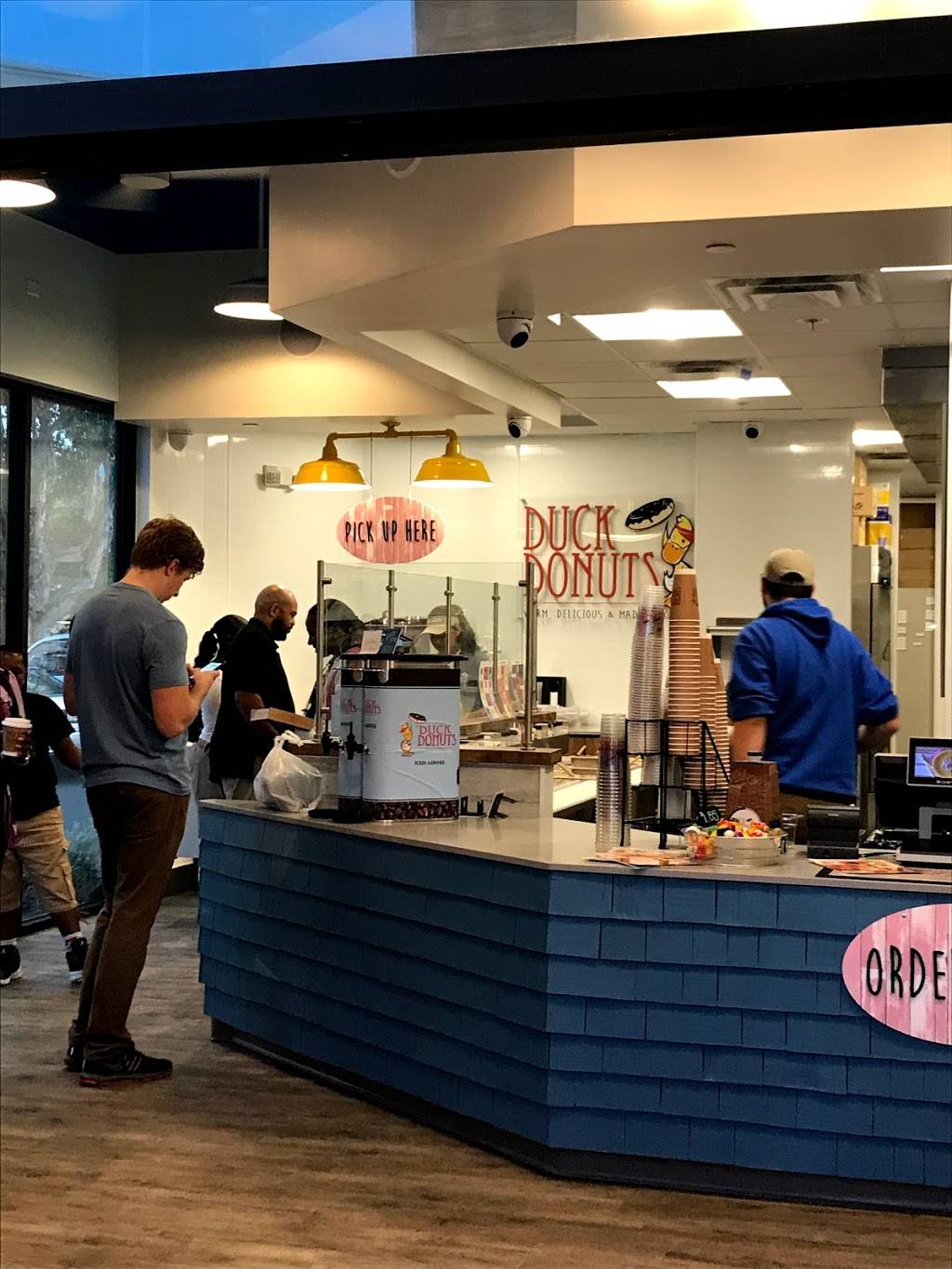 Duck Donuts Made To Order Donuts And Thrifty Ice Cream | bakery | 2222 Michelson Dr #200, Irvine, CA 92612, USA | 9497346900 OR +1 949-734-6900