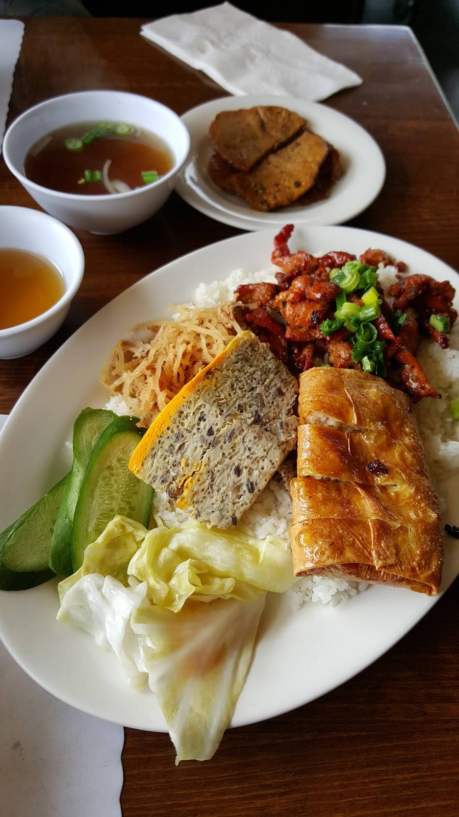 Pho Lu | restaurant | 10141 Westminster Ave, Garden Grove, CA 92843, USA | 7145397979 OR +1 714-539-7979