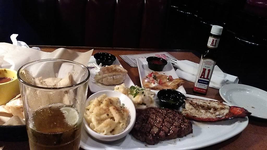 TGI Fridays | restaurant | 17427 Colima Rd, City of Industry, CA 91748, USA | 6268395044 OR +1 626-839-5044