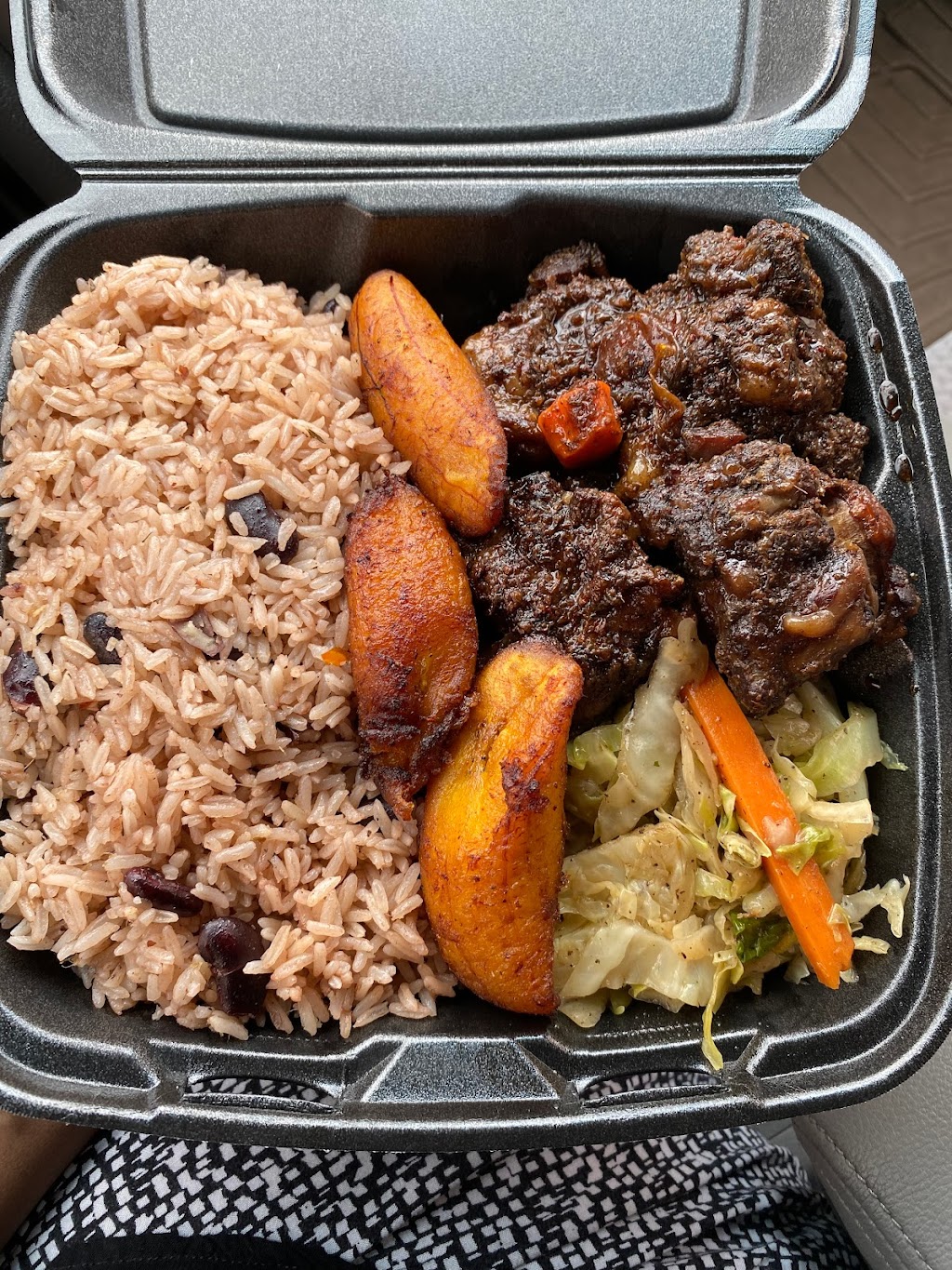 Sambous African Kitchen | restaurant | 1625 E County Line Rd Suite 150, Jackson, MS 39211, USA | 6016654881 OR +1 601-665-4881