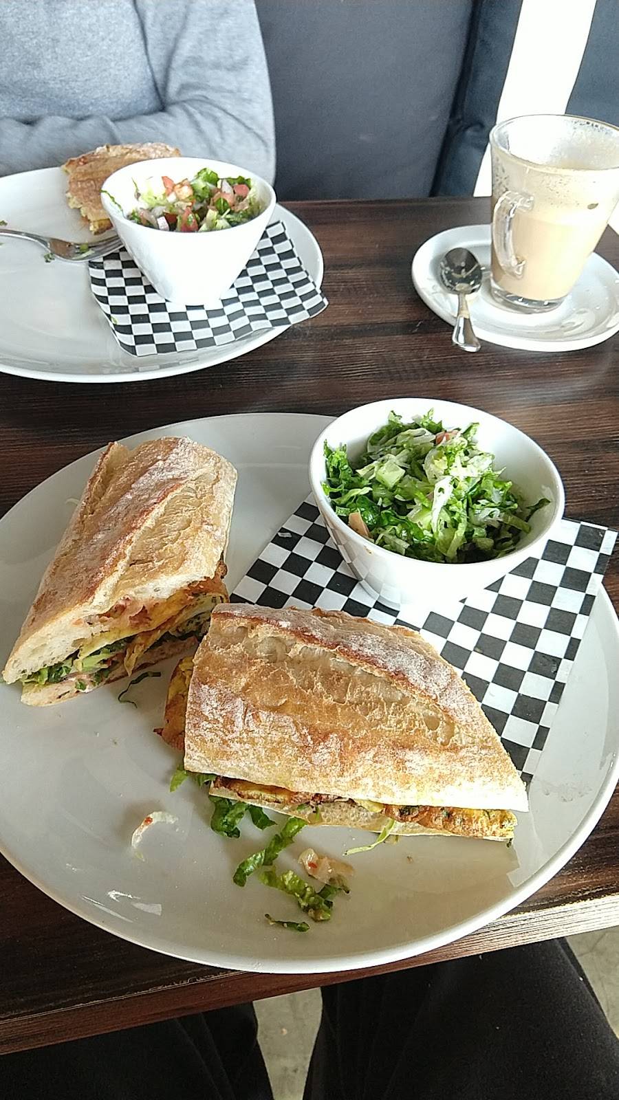 Roladin Restaurant | cafe | 19365 Victory Blvd, Tarzana, CA 91335, USA | 8183453443 OR +1 818-345-3443