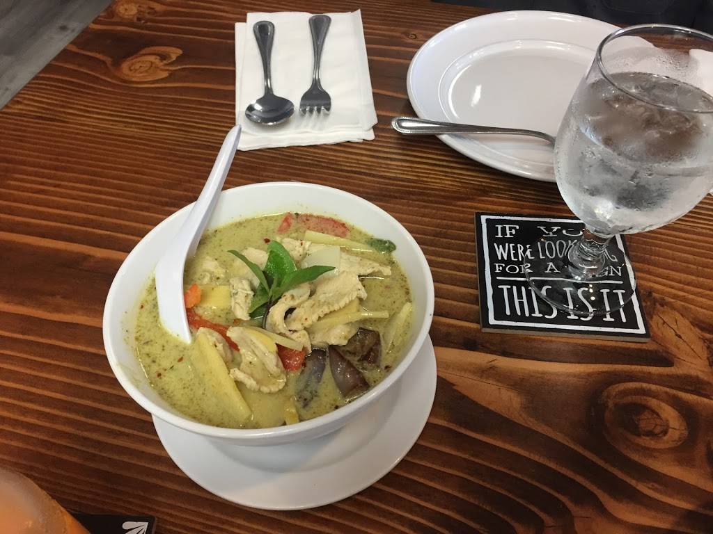 La Moon Thai Eatery | restaurant | 6366 El Cajon Blvd, San Diego, CA 92115, USA | 6195469990 OR +1 619-546-9990