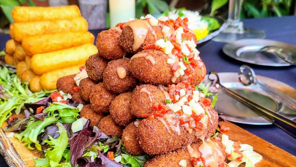 Table 14 Bar & Restaurant | restaurant | 2951 S Bayshore Dr, Miami, FL 33133, USA | 30544121002015 OR +1 305-441-2100 ext. 2015