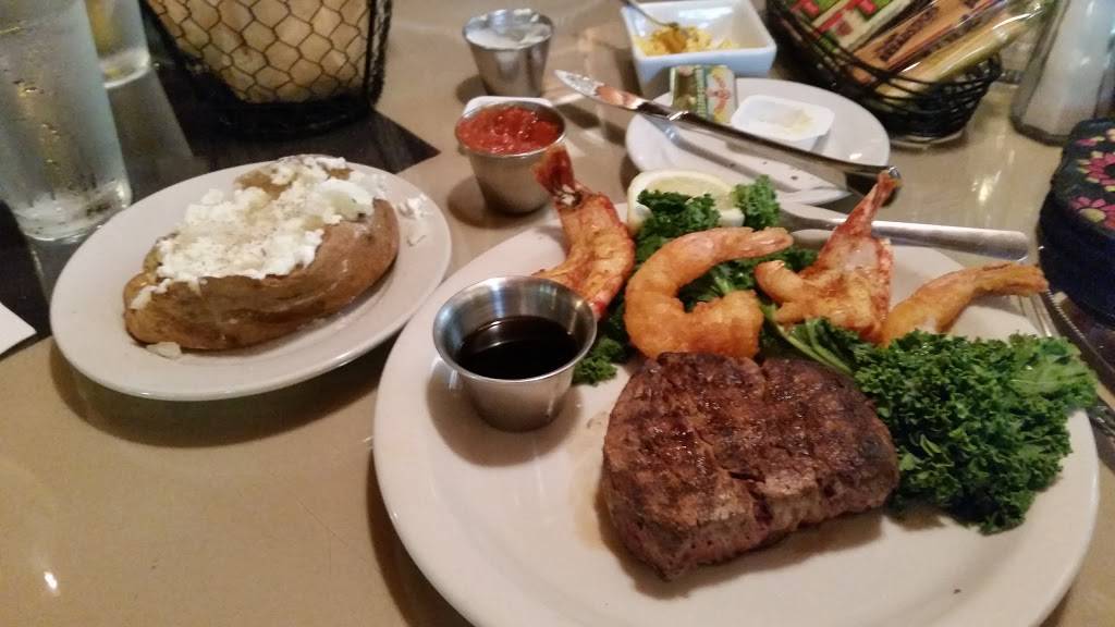 Ishnala Supper Club | restaurant | S2011 Ishnala Rd, Lake Delton, WI 53940, USA | 6082531771 OR +1 608-253-1771