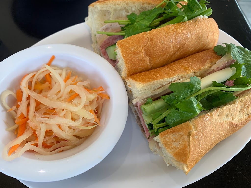 East South Asian Cuisine | restaurant | 647 W Ritner St, Philadelphia, PA 19148, USA | 2157552196 OR +1 215-755-2196