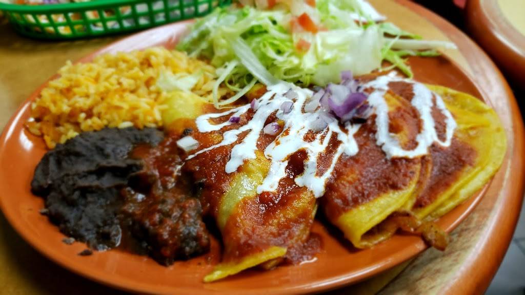 EL CHARRO | restaurant | 788 Broadview Ave, Toronto, ON M4K 2P7, Canada | 6473585883 OR +1 647-358-5883