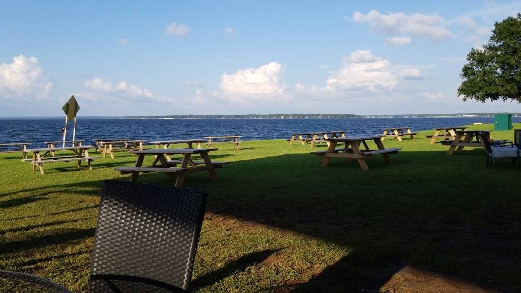 Breakwater Grille | restaurant | Montgomery, TX 77356, USA | 9365821164 OR +1 936-582-1164