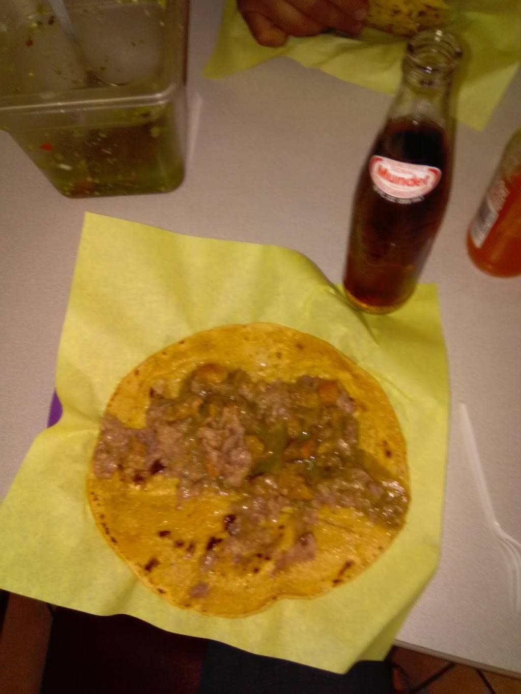 La Azteca | restaurant | 4203 Chevy Chase Dr, Los Angeles, CA 90039, USA | 8182405852 OR +1 818-240-5852