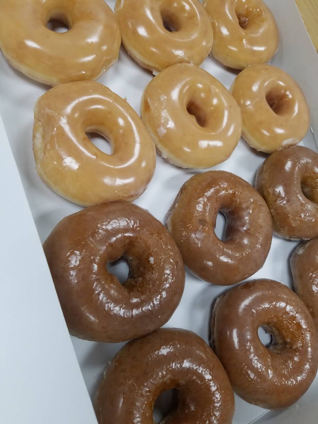 Krispy Kreme | cafe | 1575 Sullivan Ave, Daly City, CA 94015, USA | 6509855615 OR +1 650-985-5615